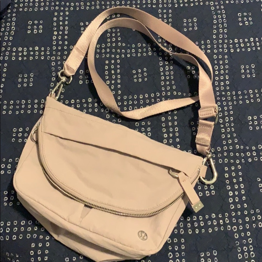 lululemon All Night Festival Bag - Smoky Blush
